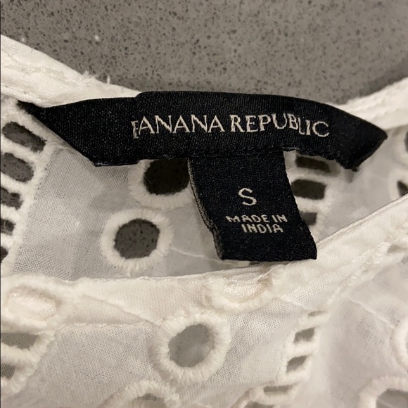 Banana Republic sleeveless eyelet top, cream, S - Picture 2 of 4